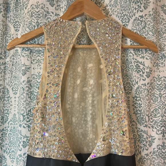 Black and Silver Jeweled Gown w pockets - Picture 7 of 12